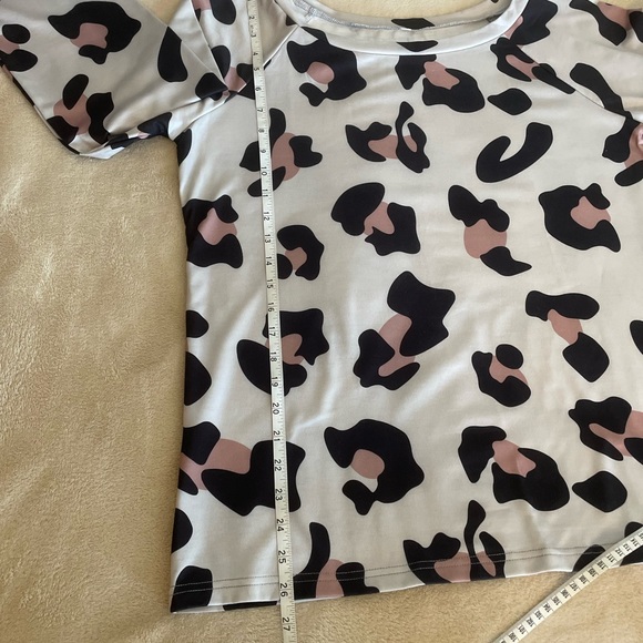 Off the Shoulder Animal Print Lightweight Sweater - Size S & M - Picture 8 of 15